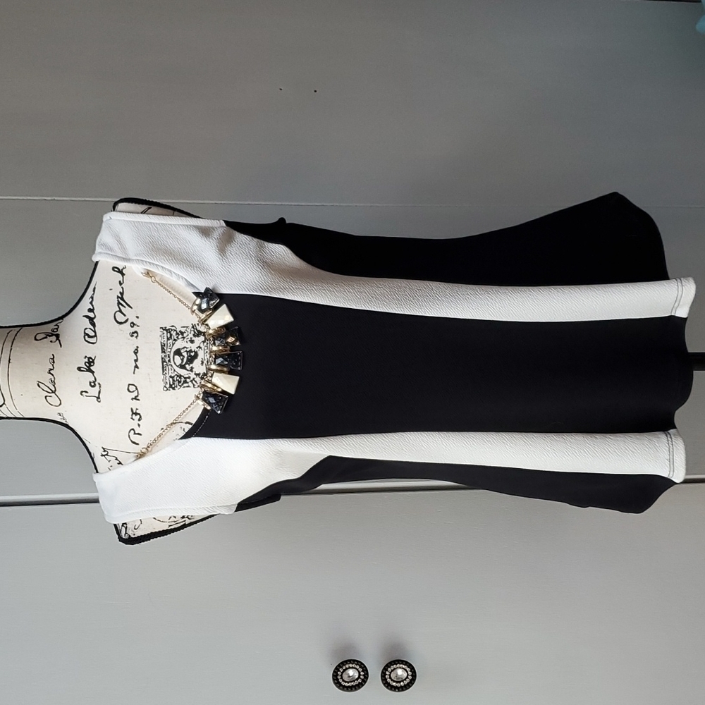 Women's Color Block Black & White Sleeveless Slimming Career Tank Sz.XL